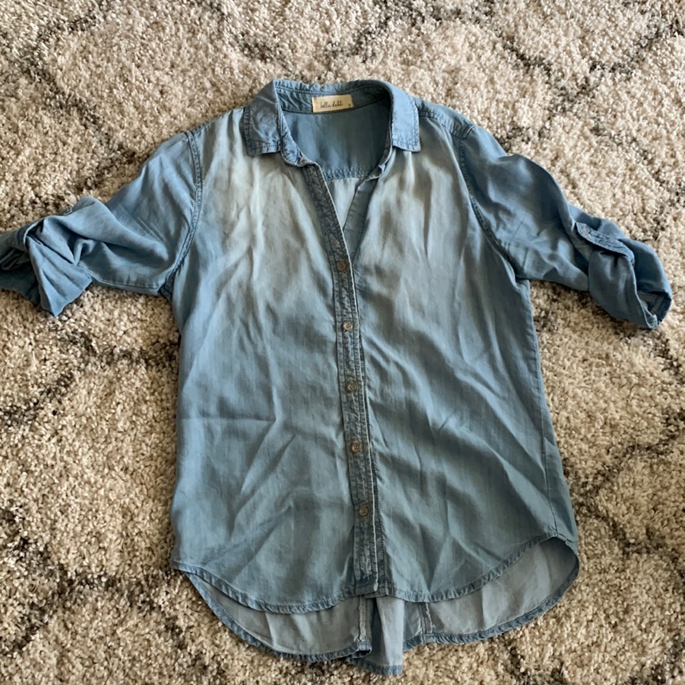 Bella Dahl distressed button down. S